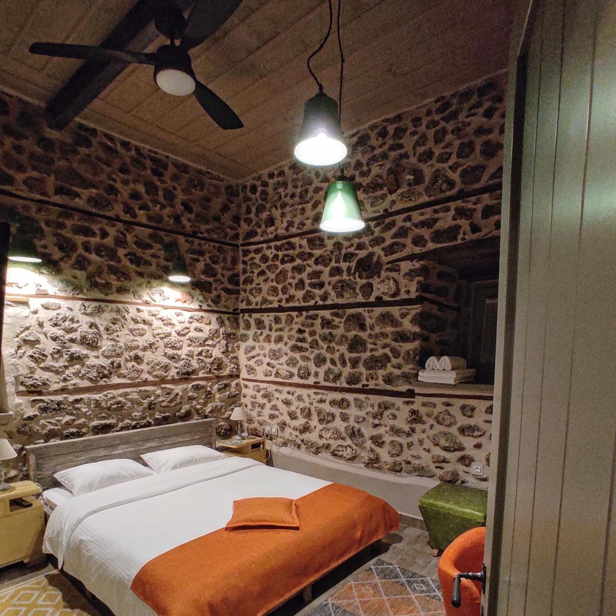 Bayiri Petit Pension Litochoron Bagian luar foto