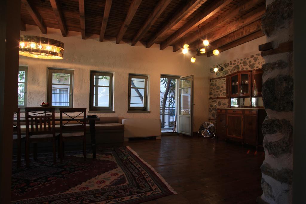 Bayiri Petit Pension Litochoron Bagian luar foto